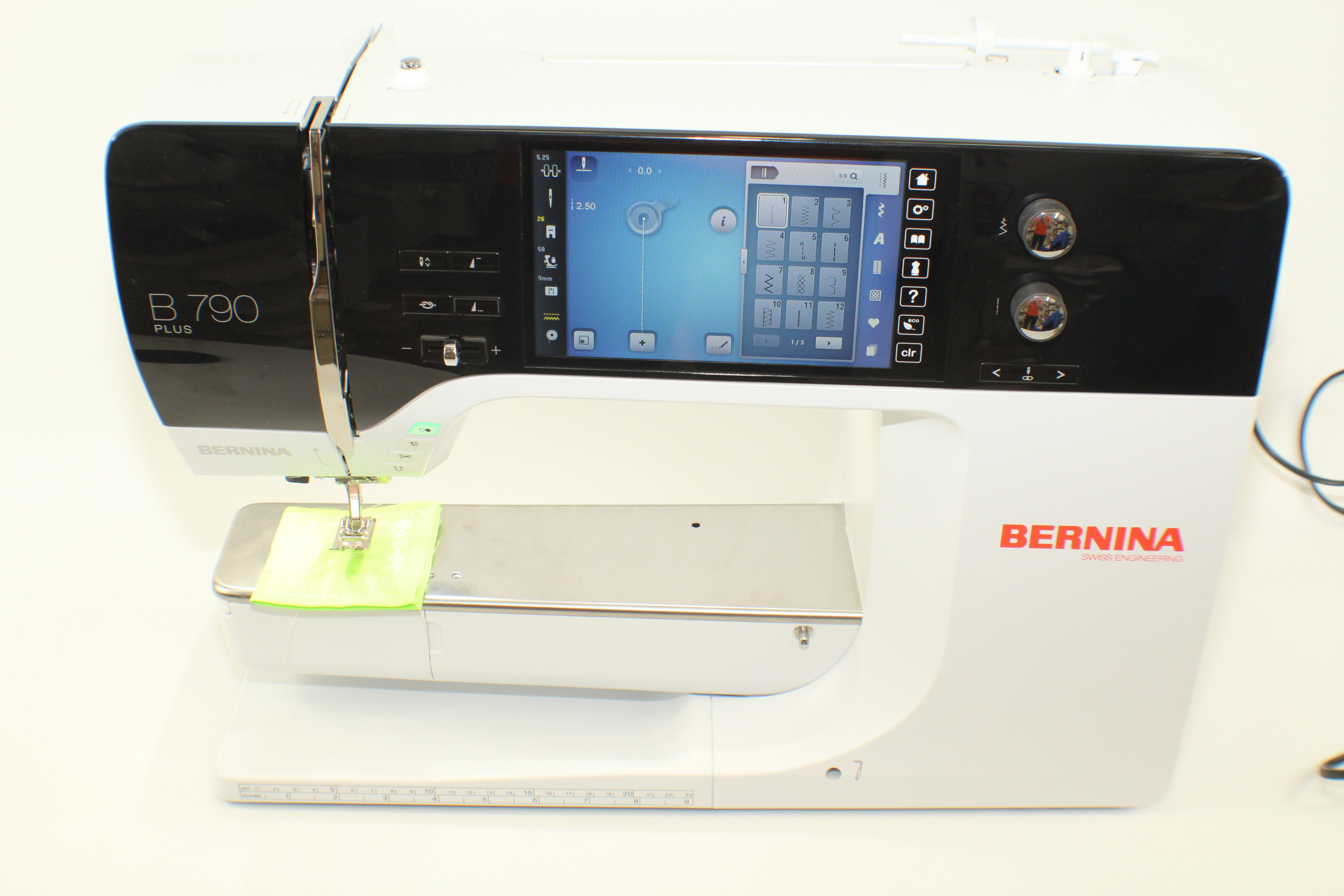 Bernina 790 PLUS inkl. Stickmodul Top Gepflegte Second Hand 