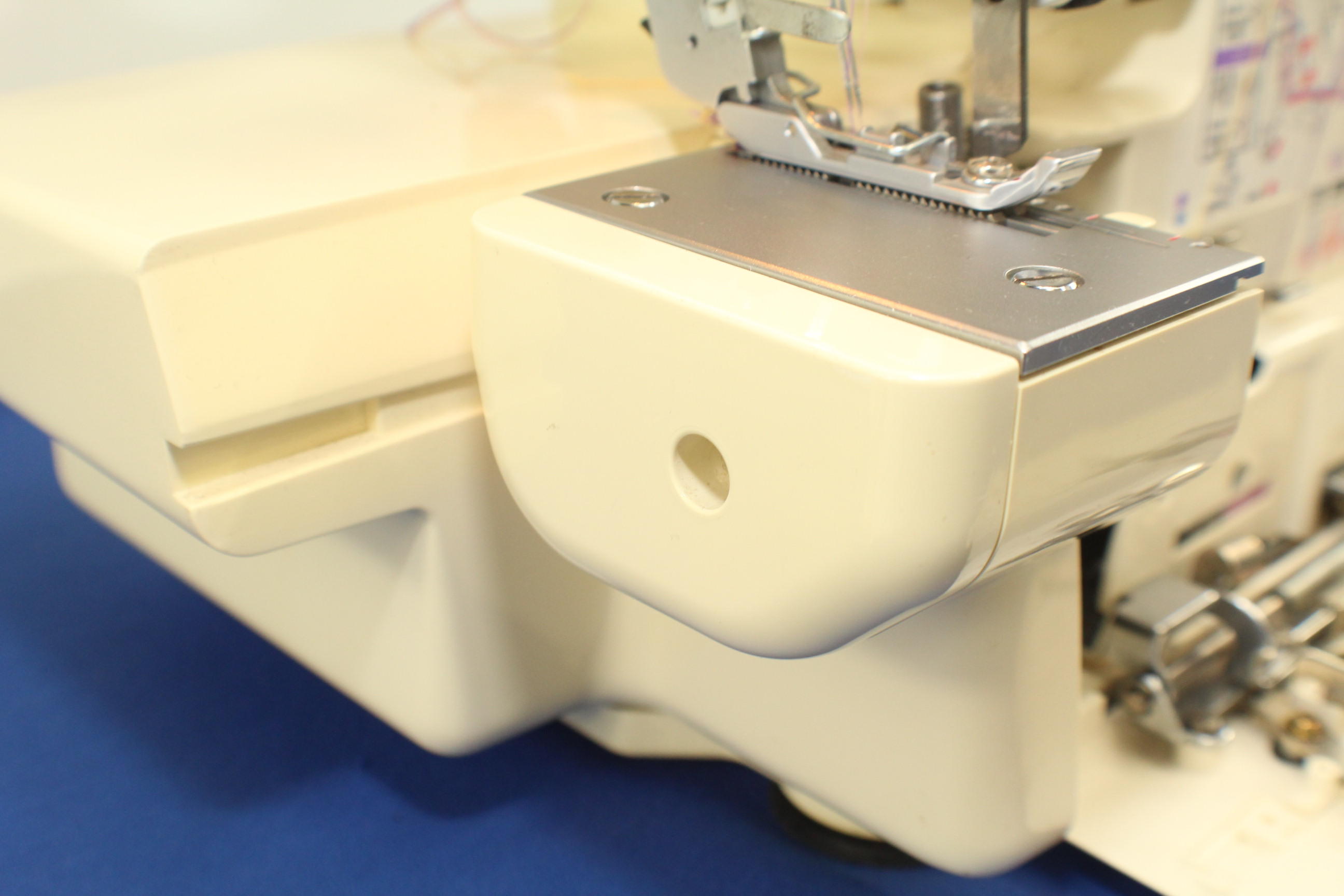 Bernina 2000DCE  gebrauchte Overlock Maschine