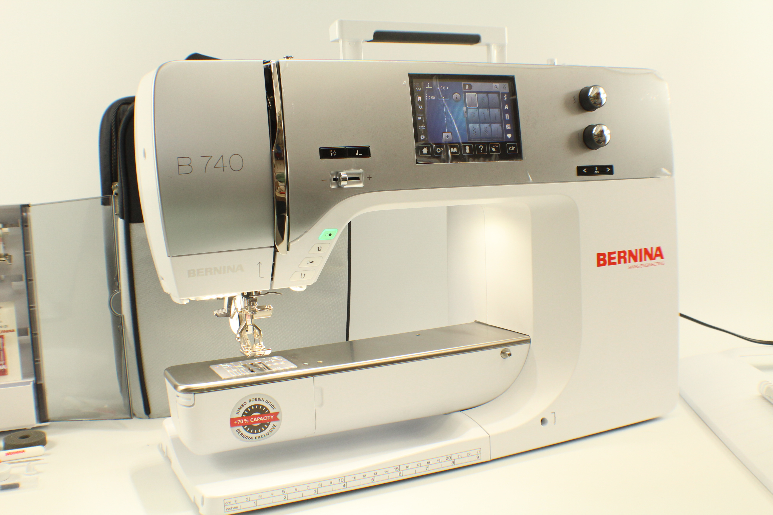 Nähmaschine Bernina 740  Junge Gebrauchte 21 Monate alt 8 Jahre Garantie Sr.Nr. 61373545