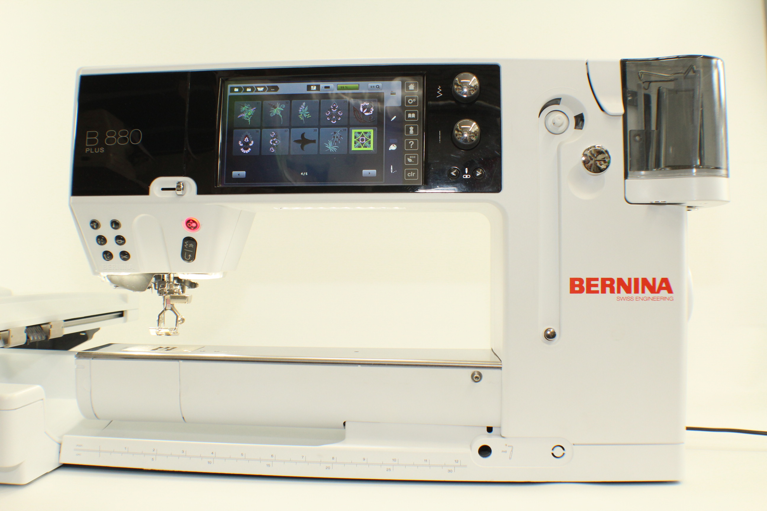 Bernina 880 PLUS inkl. Stickmodul Second Hand Gebraucht 6 Jahre alt 